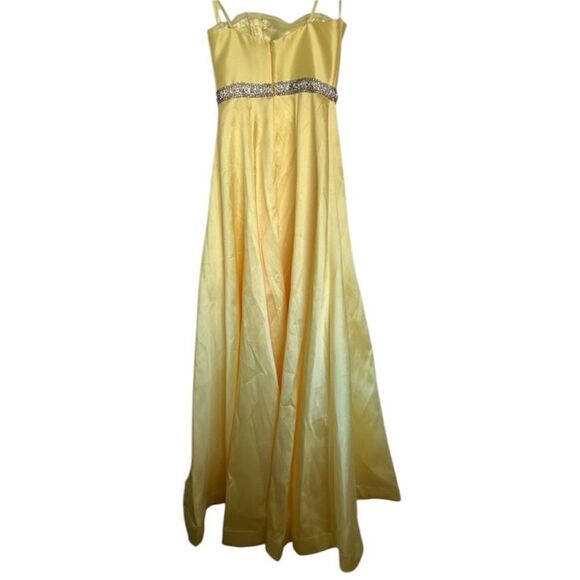 Mac Duggal NWT Flash strapless A-Line gown in the color lemon, size 10 - Picture 5 of 9